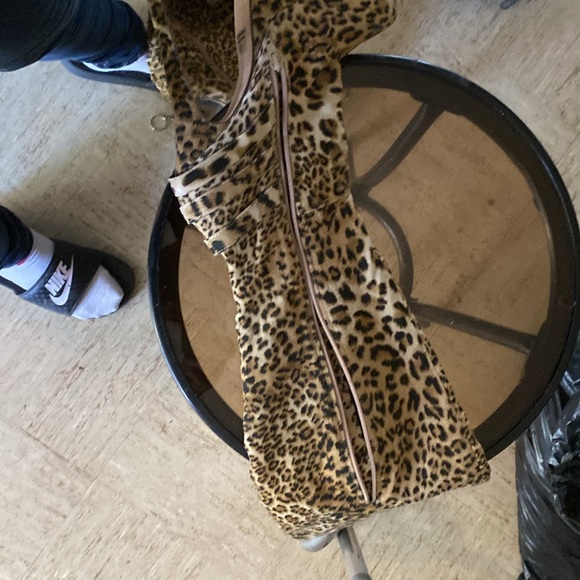 Women’s thigh high boots - Picture 9 of 14